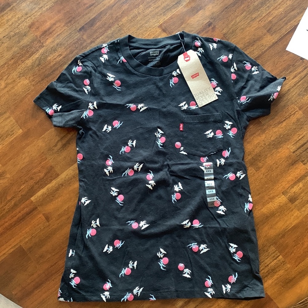 Levi’s t-shirt. Brand new! - Picture 2 of 2